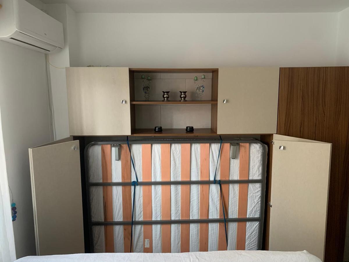 loft funcional cerca del centro Sevilha Exterior foto