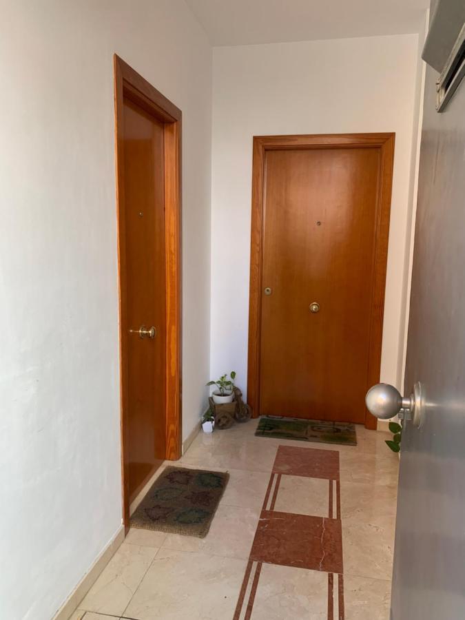 loft funcional cerca del centro Sevilha Exterior foto
